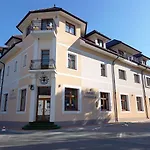 Vysehrad Otel 2*